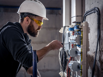 Drahšie výťahy aj havarijná služba