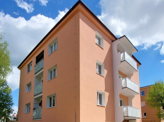 Veľké lodžie dodali malej bytovke nádych luxusu